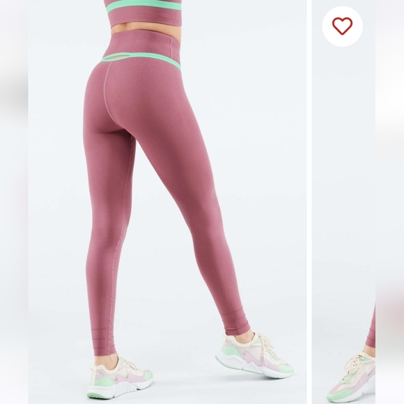 NWOT•Fabletics high-waisted cut-out leggings (L) - Picture 2 of 10